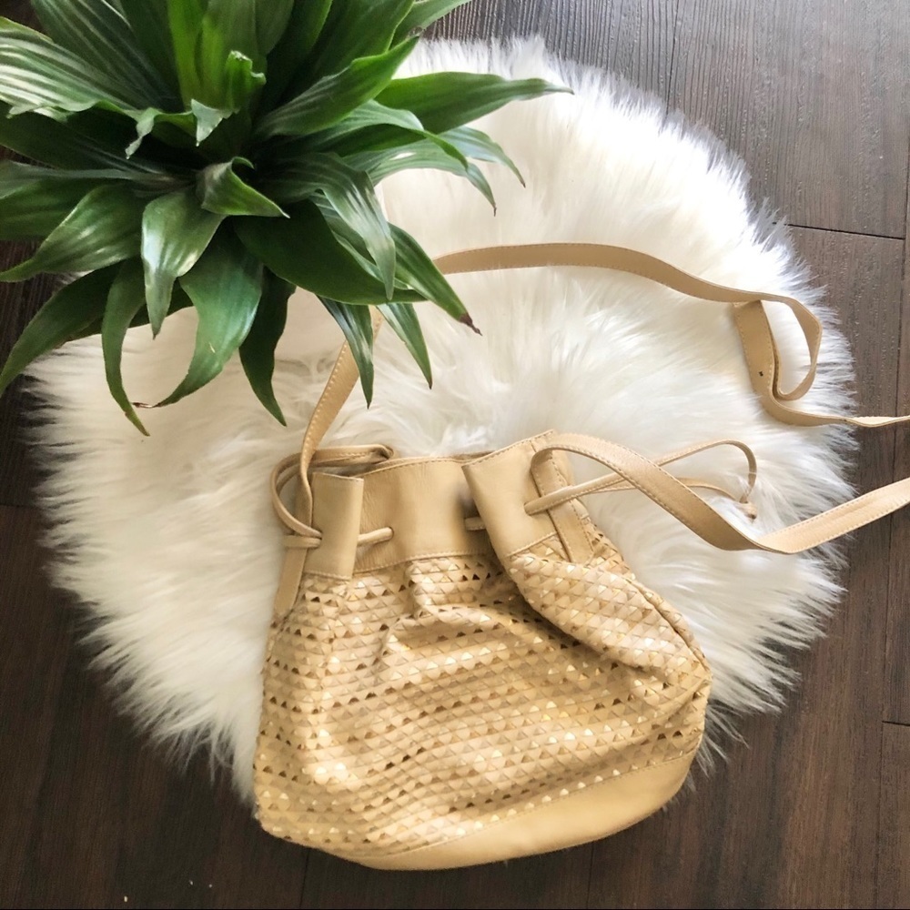 Cross body mini bucket bag beige